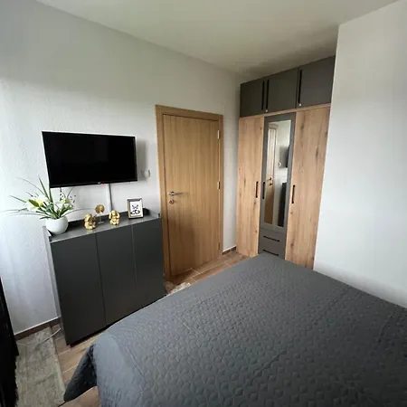 Tina , Kod Hotela Sunce Appartamento *