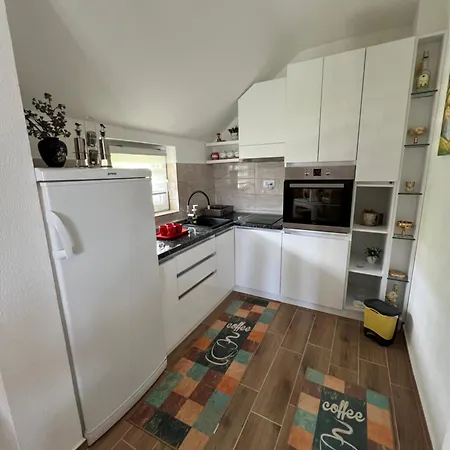 Appartamento Tina , Kod Hotela Sunce Soko Banja