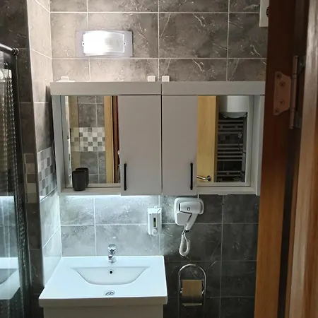 Apartament Tina *