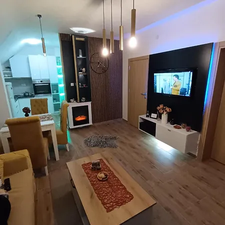 Tina , Kod Hotela Sunce *