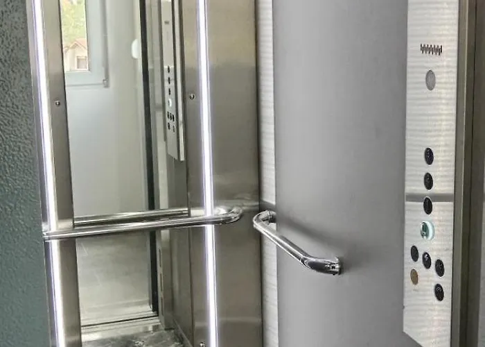 Tina , Kod Hotela Sunce アパート ソコバニャ