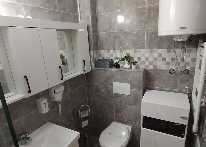 Tina , Kod Hotela Sunce アパート