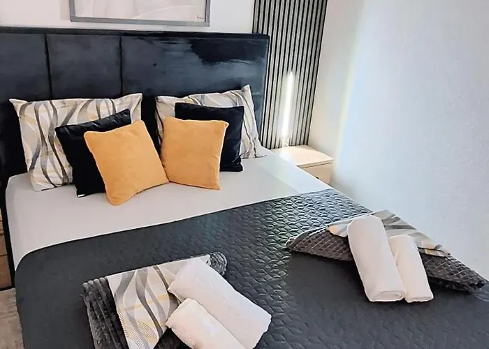 Tina , Kod Hotela Sunce *